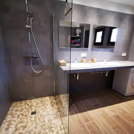 Σπίτι διακοπών Privee 3 Etoiles Avec Piscine, Jardin Et Terrain De Petanque